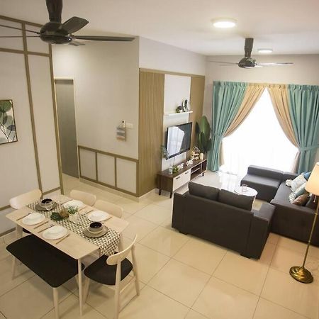 New Skysuites Lovely 2 Bedroom 4-6Pax Τζόχορ Μπάχρου Εξωτερικό φωτογραφία