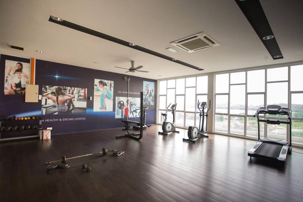 New Skysuites Lovely 2 Bedroom 4-6Pax Τζόχορ Μπάχρου Εξωτερικό φωτογραφία