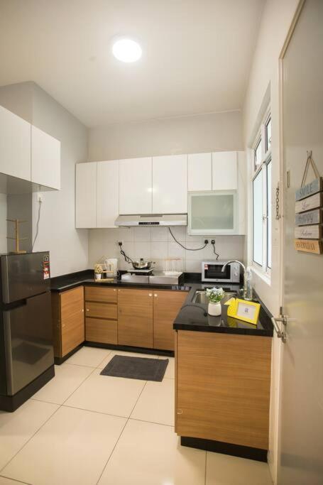 New Skysuites Lovely 2 Bedroom 4-6Pax Τζόχορ Μπάχρου Εξωτερικό φωτογραφία